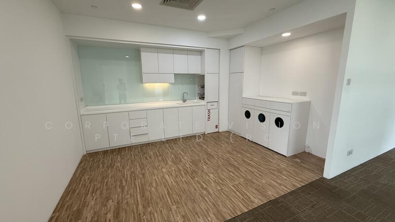 Corporate Building @ Alexandra 5000sqft Fitted Condition Near Amenities, Other Sizes 1400 /2300 / 3400 /11000sqft Call 96858829, 4,900 sqft, Office For Rent, by RONN, 25602643 - CommercialGuru.com.sg