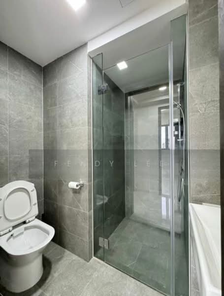 Riverfront Residences, 41 Hougang Avenue 7, 2 Bedrooms, 721 sqft, Condominium For Rent, by Fendy Lee, 25602651 - Bathroom - PropertyGuru.com.sg