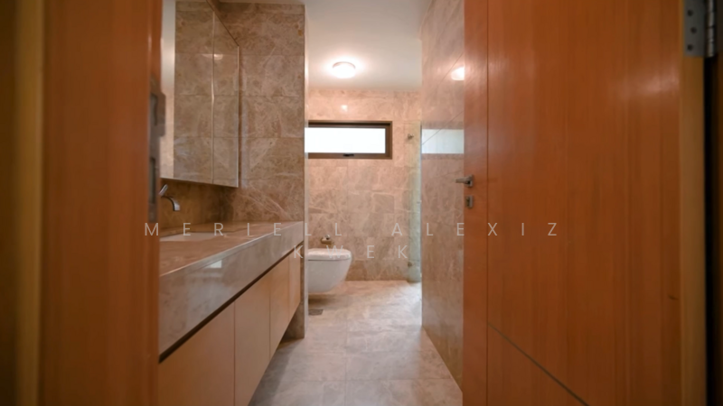 Sentosa Retreat with Private Berth & Pool, Paradise Island, Harbourfront / Telok Blangah, 8 Bedrooms, 11,371 sqft, Detached House For Rent, by Meriell Alexiz Kwek, 25602688 - Bathroom - PropertyGuru.com.sg