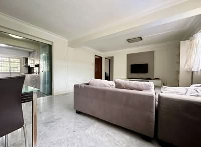 For Rent - 4 Holland Close