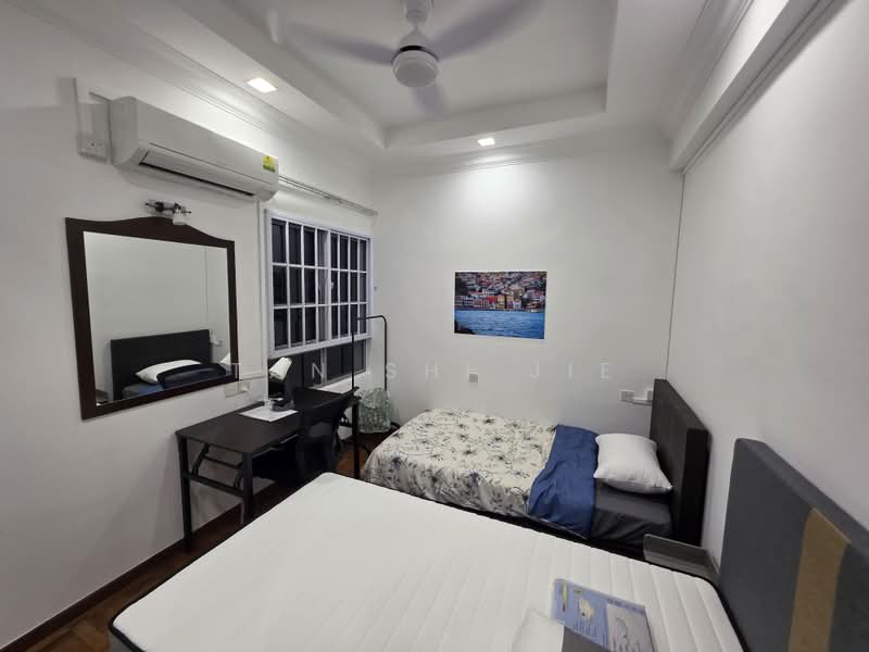 Azalea Park Condo, 14 Flora Road, Room Rental, 120 sqft, Condominium For Rent, by Tan Shi Jie, 25602868 - Bedroom - PropertyGuru.com.sg