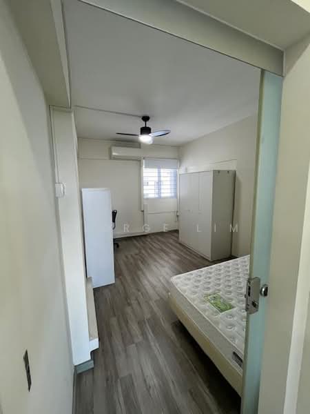 2 Lorong Lew Lian, 2 Lorong Lew Lian, 2 Bedrooms, 785 sqft, HDB Flat For Rent, by George Lim, 25602906 - Bedroom - PropertyGuru.com.sg