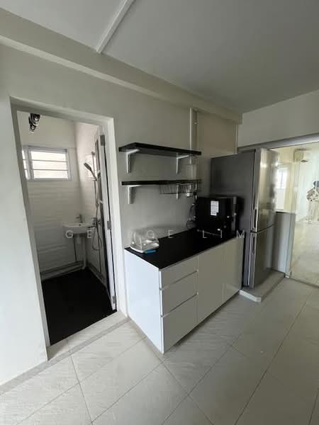2 Lorong Lew Lian, 2 Lorong Lew Lian, 2 Bedrooms, 785 sqft, HDB Flat For Rent, by George Lim, 25602906 - Kitchen - PropertyGuru.com.sg