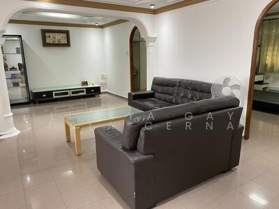 For Sale - 443 Hougang Avenue 8