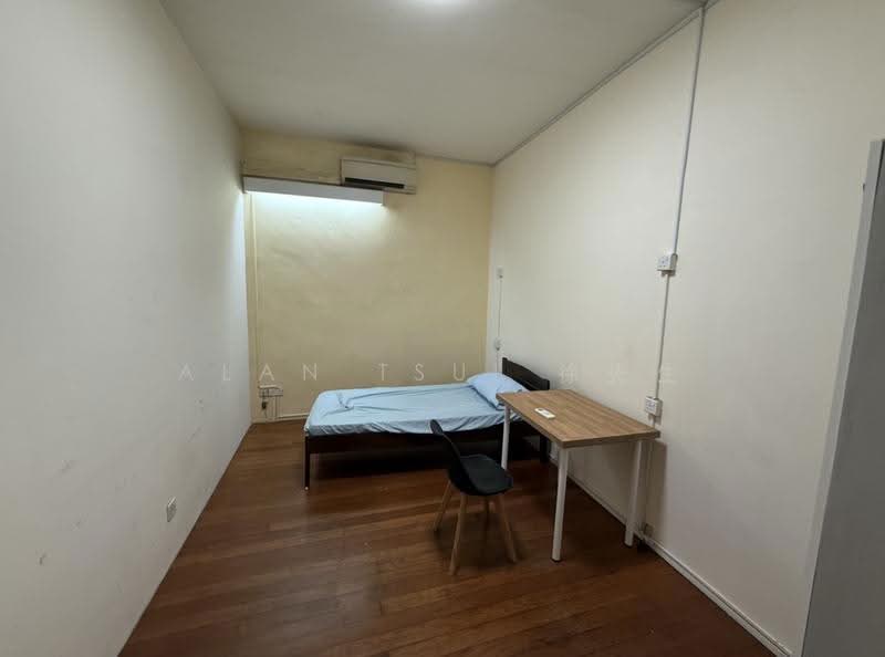 Cheap Bedroom @ Somerset MRT, Devonshire Road, Orchard / River Valley, Room Rental, 180 sqft, Apartment For Rent, by Alan Tsui 徐先生, 25603938 - Bedroom - PropertyGuru.com.sg