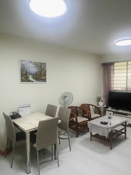 98 Lorong 1 Toa Payoh, 98 Lorong 1 Toa Payoh, Room Rental, 130 sqft, HDB Flat For Rent, by Jenny Tran, 25604171 - PropertyGuru.com.sg