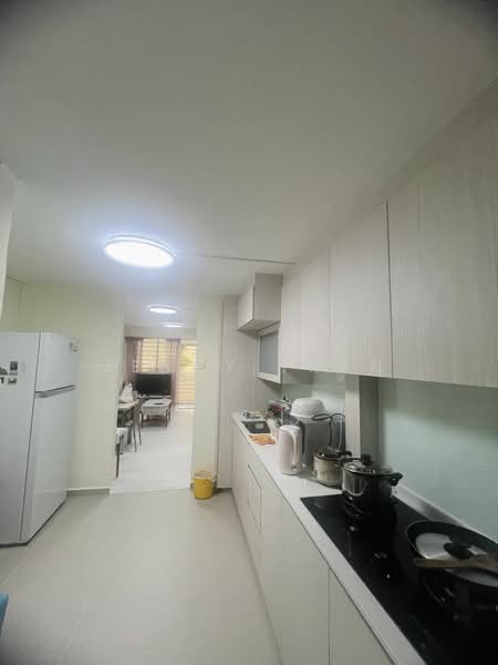 98 Lorong 1 Toa Payoh, 98 Lorong 1 Toa Payoh, Room Rental, 130 sqft, HDB Flat For Rent, by Jenny Tran, 25604171 - PropertyGuru.com.sg