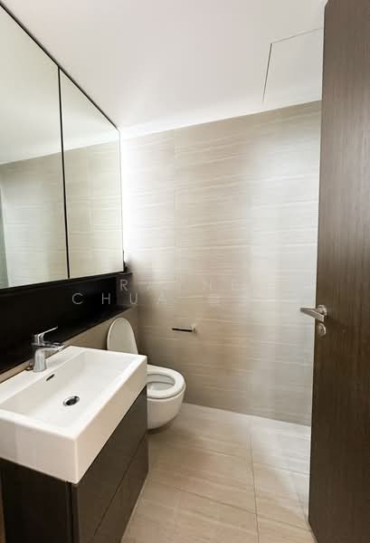 Principal Garden, 99 Prince Charles Crescent, 2 Bedrooms, 764 sqft, Condominium For Rent, by Rayne Chua 蔡美慧, 25604320 - Bathroom - PropertyGuru.com.sg