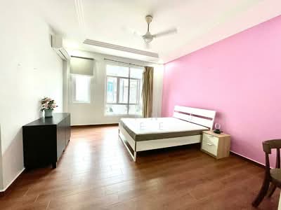 For Rent - Co-Living HUGE Master Bedroom @ Starlight Road