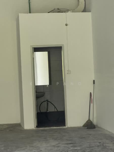 Northstar @ Amk, 7030 Ang Mo Kio Avenue 5, 3,250 sqft, Light Industrial (B1) For Sale, by Ken Pang, 25605198 - Bathroom - CommercialGuru.com.sg