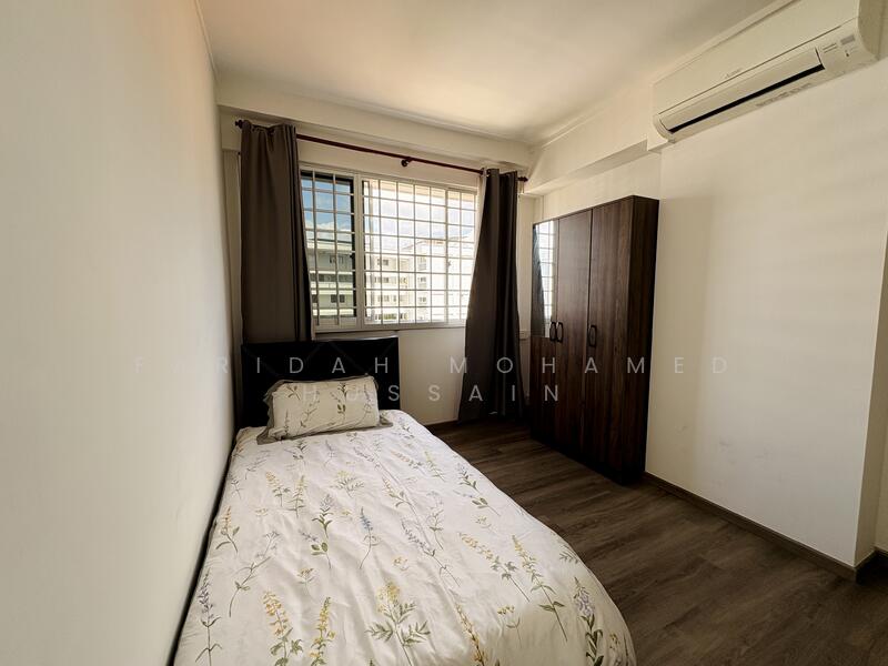 451 Pasir Ris Drive 6 HDB Flat For Sale at S$ 670,000 | PropertyGuru Singapore - Common Room 1