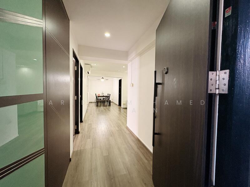 451 Pasir Ris Drive 6 HDB Flat For Sale at S$ 670,000 | PropertyGuru Singapore - Entrance