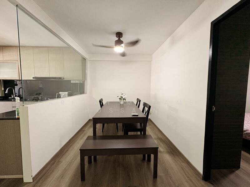 451 Pasir Ris Drive 6 HDB Flat For Sale at S$ 670,000 | PropertyGuru Singapore - Dining Room