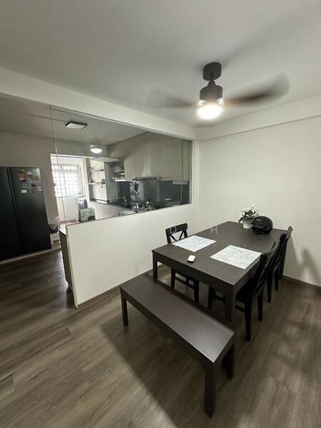 451 Pasir Ris Drive 6 HDB Flat For Sale at S$ 670,000 | PropertyGuru Singapore - Dining Room