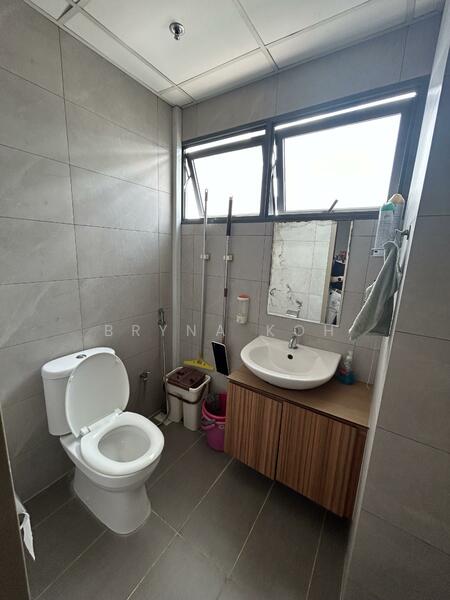 T-Space, , 2,422 sqft, Factory / Workshop (B2) For Sale, by Bryna Koh, 25605682 - Bathroom - CommercialGuru.com.sg