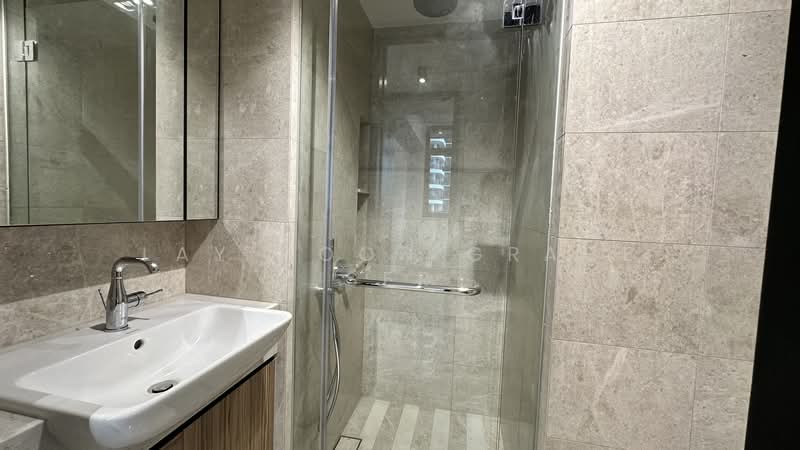 Pullman Residences, 18 Dunearn Road, 2 Bedrooms, 667 sqft, Condominium For Rent, by Lay Hoon Grace Ser, 25605705 - Common Bathroom - PropertyGuru.com.sg