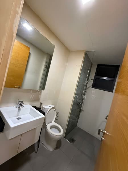 My Manhattan, 25 Simei Street 3, 2 Bedrooms, 872 sqft, Condominium For Rent, by James Toh Wee Kiong, 25605969 - Bathroom - PropertyGuru.com.sg