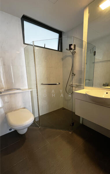 Watermark Robertson Quay, 1 Rodyk Street, 2 Bedrooms, 904 sqft, Apartment For Rent, by Ray Kohar, 25606081 - PropertyGuru.com.sg