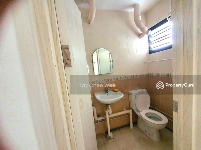 Master bedroom bathroom