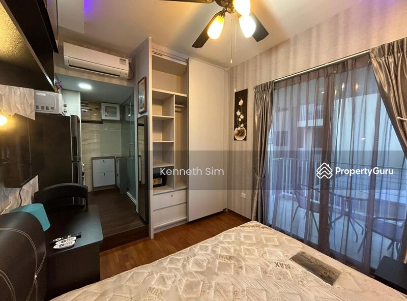 Studio 1 Bedroom with Balcony