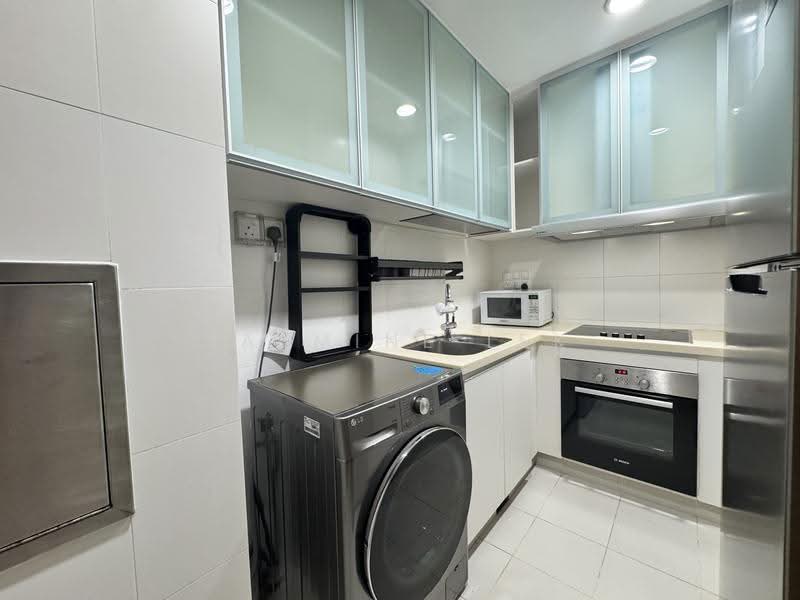 One Oxley Rise, 1 Oxley Rise, Orchard / River Valley, 2 Bedrooms, 721 sqft, Apartment For Sale, by Jasmine Lek, 25606379 - Kitchen - PropertyGuru.com.sg