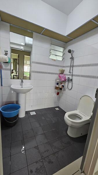 8A Upper Boon Keng Road, 8A Upper Boon Keng Road, Room Rental, 150 sqft, HDB Flat For Rent, by Cillia Yow, 25606420 - Common bathroom - PropertyGuru.com.sg