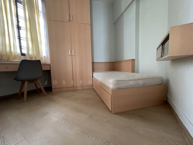 Parc Oasis, 35 Jurong East Avenue 1, 3 Bedrooms, 1,227 sqft, Condominium For Rent, by Josephine Ng, 25606667 - Bedroom - PropertyGuru.com.sg
