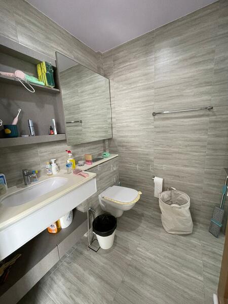 Trilive Condominium For Sale at S$ 1,680,000 | PropertyGuru Singapore - Bathroom