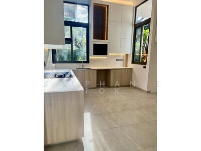 For Sale - Brand New Semi D with Lift