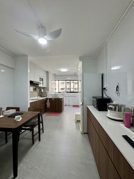 For Rent - 240 Tampines Street 21
