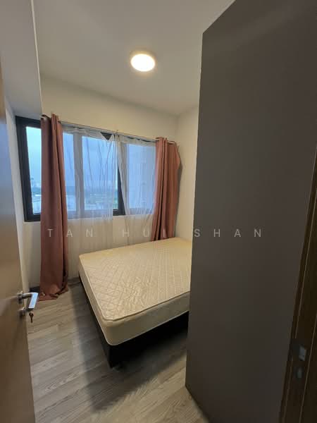 Lakeville, 11 Jurong Lake Link, 2 Bedrooms, 763 sqft, Condominium For Rent, by Tan Hui Shan, 25607197 - PropertyGuru.com.sg