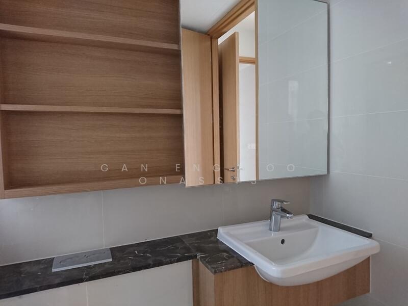 The Trilinq, 28A Jalan Lempeng, 3 Bedrooms, 915 sqft, Condominium For Rent, by Gan Eng Joo ONASSIS, 25607229 - Bathroom - PropertyGuru.com.sg