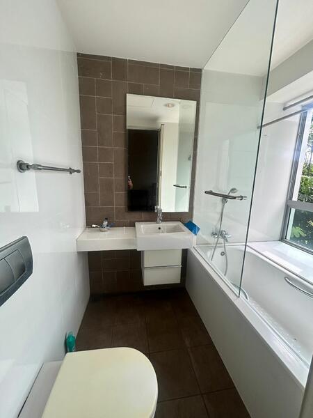 Botannia, 29B West Coast Park, 2 Bedrooms, 904 sqft, Condominium For Rent, by Jeslyn Lim, 25607298 - Bathroom - PropertyGuru.com.sg