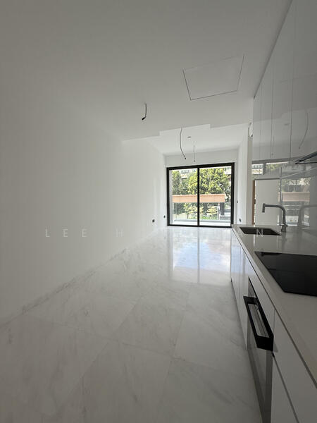 For Rent - Peak Residence