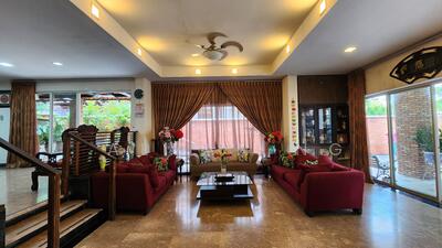 For Sale - Large Plot Holland Grove near Henry Park