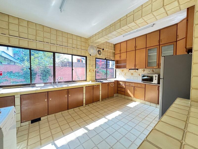 Paterson Hill, Paterson Hill, 6 Bedrooms, 7,000 sqft, Bungalow House For Rent, by Christopher Goh, 25608543 - PropertyGuru.com.sg