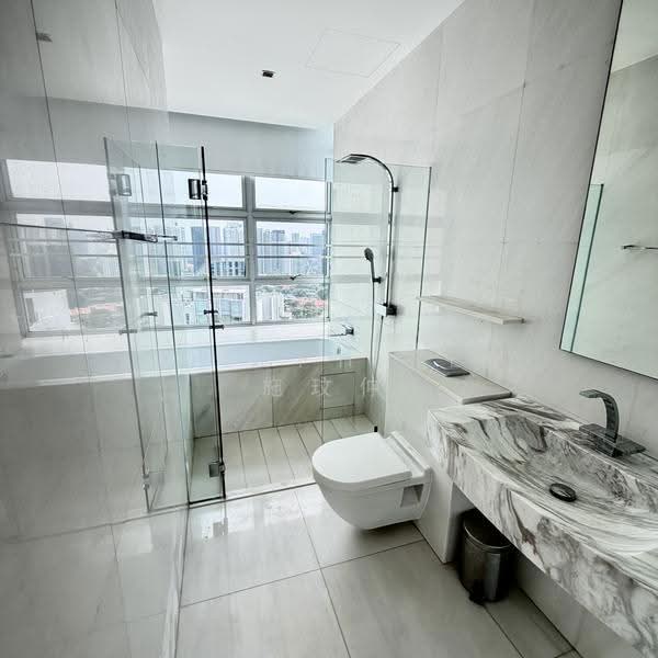 Cairnhill Residences, 31 Cairnhill Circle, Orchard / River Valley, 3 Bedrooms, 2,235 sqft, Apartment For Sale, by Joseph See 施玟仲, 25609177 - Bathroom - PropertyGuru.com.sg