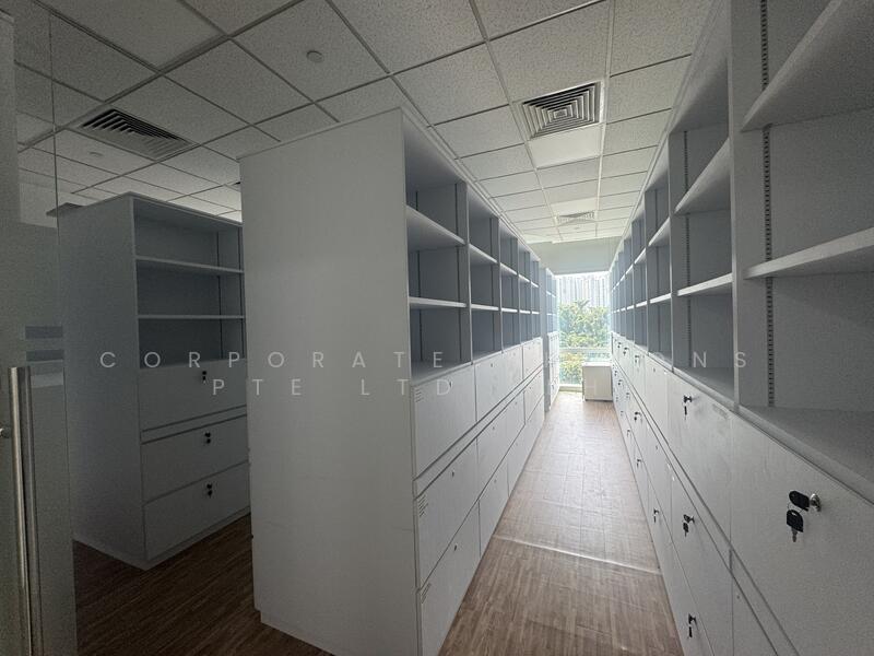 Alexandra Road Fitted office ready move in, Alexandra Road, 4,898 sqft, Office For Rent, by HO LI LI, 25609283 - CommercialGuru.com.sg