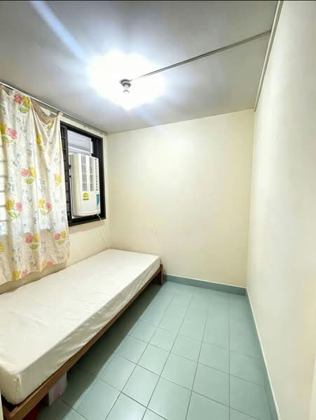 20 Dover Crescent, 20 Dover Crescent, 2 Bedrooms, 700 sqft, HDB Flat For Sale, by Caden Wan, 25609360 - Bedroom - PropertyGuru.com.sg