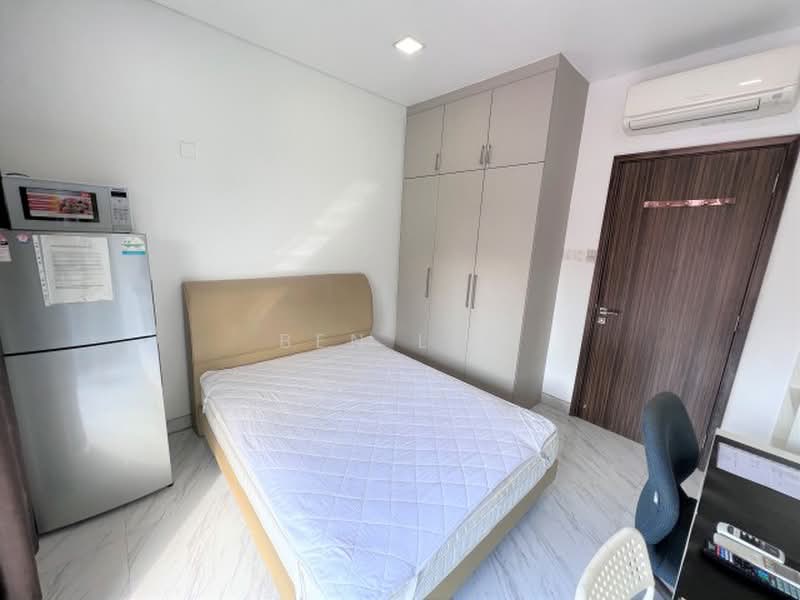 Modern cheap hougang mrt master room ensuite bathroom rental lease land house, Jalan Naung, Room Rental, 150 sqft, Terraced House For Rent, by Ben Lee, 25609498 - PropertyGuru.com.sg
