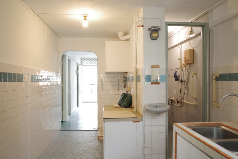 87 Commonwealth Close, 87 Commonwealth Close, 2 Bedrooms, 621 sqft, HDB Flat For Sale, by Chantelle Quek, 25609688 - Kitchen - PropertyGuru.com.sg