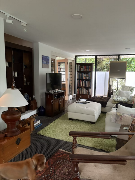Jalan Ampang, Coronation Road / Coronation Road West / JaLan Ampang, 4 Bedrooms, 4,000 sqft, Detached House For Sale, by Elizabeth Seow, 25609846 - Living Room - PropertyGuru.com.sg
