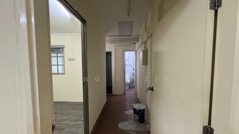 Jalan Besar Shophouse Office with 2 Toilets, Move in ready, Jalan Besar Road, Beach Road / Bugis / Rochor, 915 sqft, Office For Rent, by Heng Yi Zen, 25609853 - Corridor - CommercialGuru.com.sg