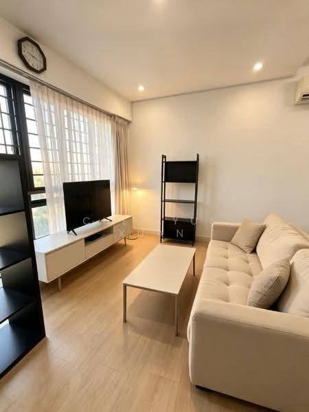 Simsville, 10 Geylang East Avenue 2, Eunos / Geylang / Paya Lebar, 2 Bedrooms, 969 sqft, Condominium For Sale, by Chee Yun Xuan, 25609954 - Living Room - PropertyGuru.com.sg