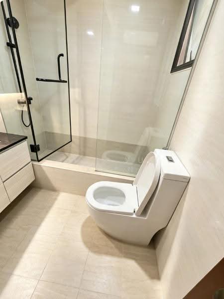 Simsville, 10 Geylang East Avenue 2, Eunos / Geylang / Paya Lebar, 2 Bedrooms, 969 sqft, Condominium For Sale, by Chee Yun Xuan, 25609954 - Bathroom - PropertyGuru.com.sg