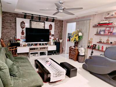 For Sale - 527 Hougang Avenue 6