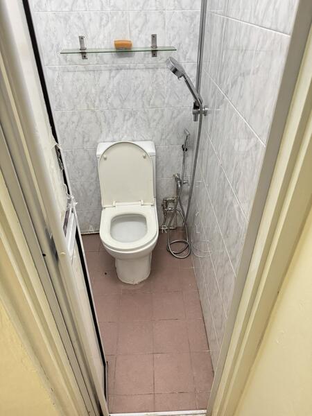 Jalan Besar, Jalan Besar, 915 sqft, Shop / Shophouse For Rent, by Walter Lau, 25610110 - WC bowl with Shower - CommercialGuru.com.sg