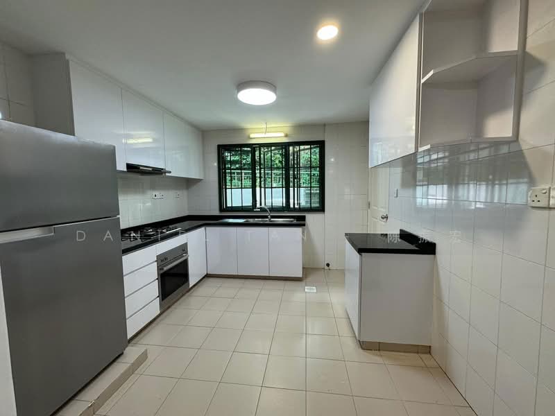 Beauty World MRT nearby and next to Nature Reserve, 40 Hindhede drive, 5 Bedrooms, 2,850 sqft, Terraced House For Rent, by Daniel Tan - 陈振宏, 25610247 - Kitchen - PropertyGuru.com.sg