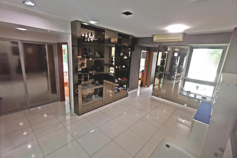 The Stellar, 20A West Coast Road, 3 Bedrooms, 1,485 sqft, Condominium For Sale, by Robin Chan, 25610406 - Living Room - PropertyGuru.com.sg