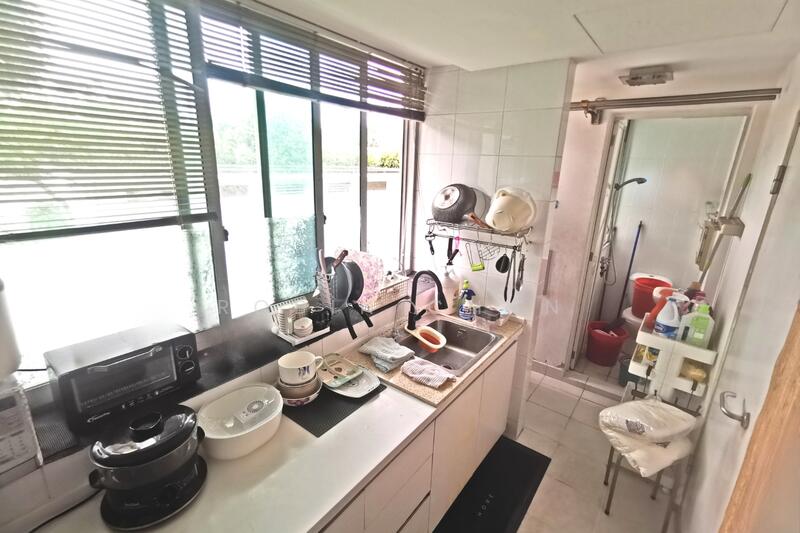 The Stellar, 20A West Coast Road, 3 Bedrooms, 1,485 sqft, Condominium For Sale, by Robin Chan, 25610406 - Kitchen - PropertyGuru.com.sg